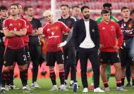 九游娱乐-今晚荷甲传出新动向，曼联绝杀压哨，管理层表态——气氛紧张，年轻球员得到机会的简单介绍